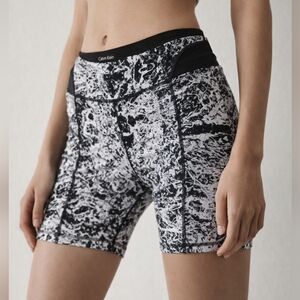 Calvin Klein Performance Quick Dry Women's Compression Activewear Shorts Size M